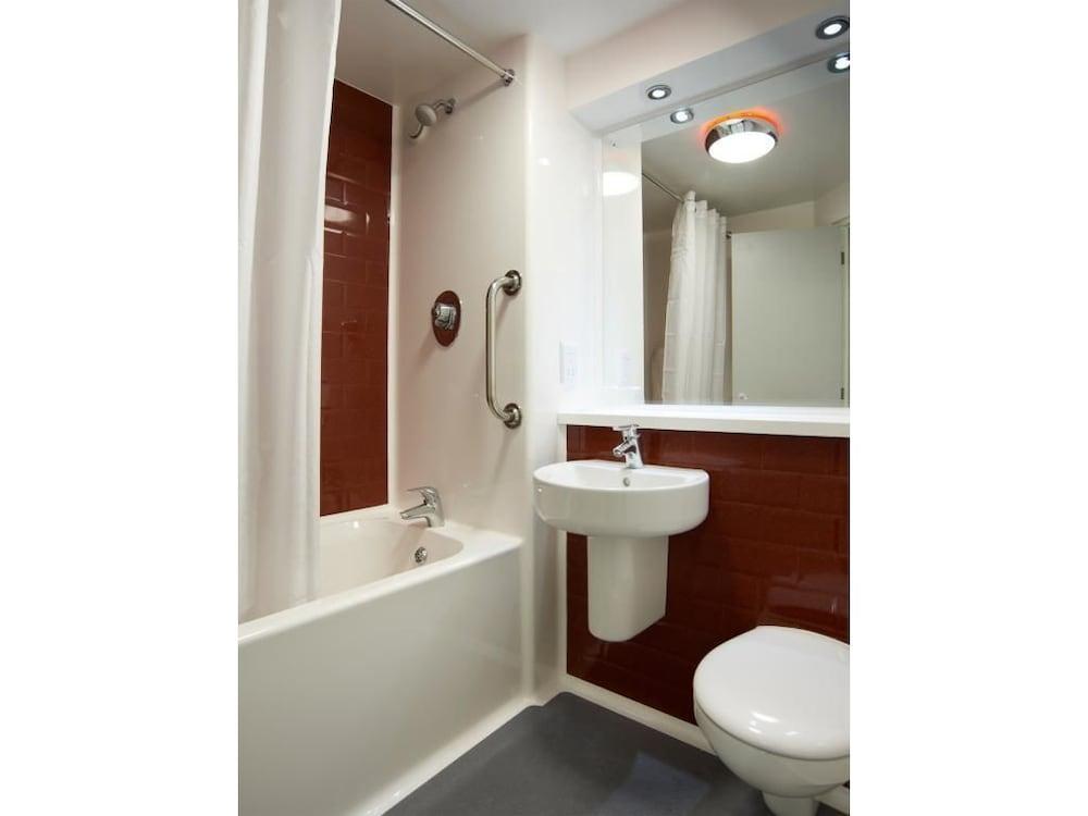 Travelodge Edinburgh Central Waterloo Place Ngoại thất bức ảnh