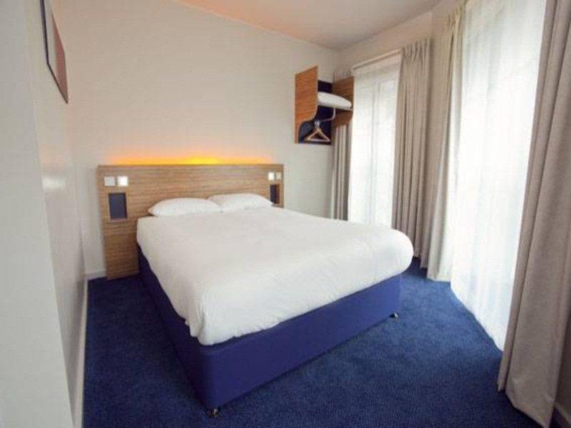 Travelodge Edinburgh Central Waterloo Place Ngoại thất bức ảnh